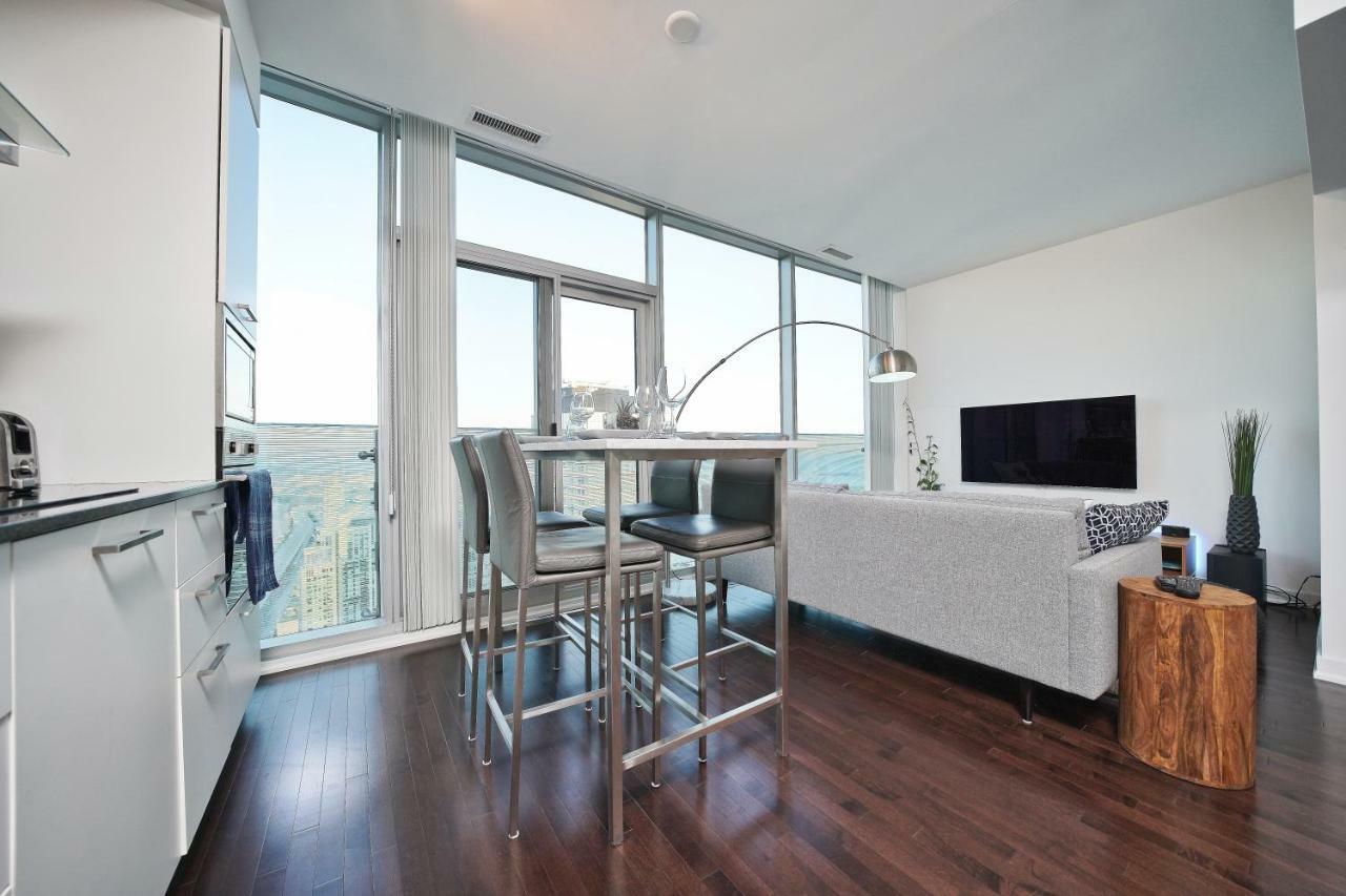 The York Boutique Suites Toronto Exterior photo